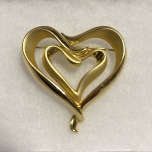 Elegant Golden AJC Brooch with Dual Hearts